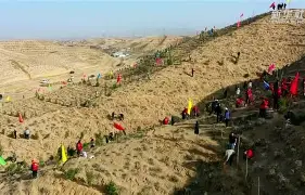 甘肃队高举团结旗帜,全队作战取胜 甘肃队高举团结旗帜,全队作战取胜